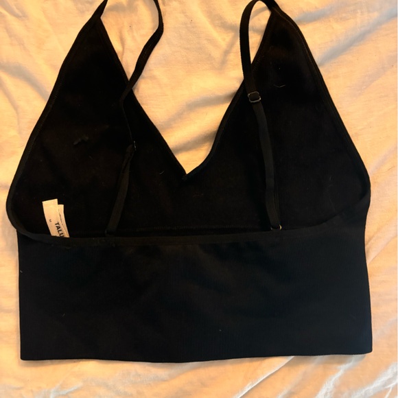 ARITZIA SEAMLESS LOW BACK TOP - Picture 4 of 5